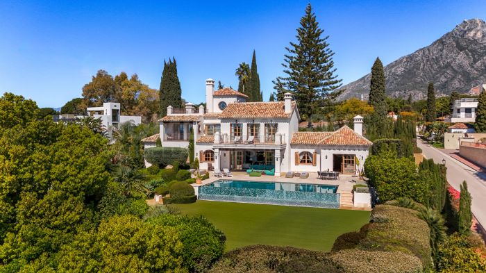 Exquisite villa for short term rent with mountain and sea views in La Carolina, Golden Mile