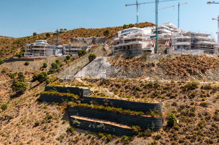 Plot на продажу в Real de La Quinta, Benahavis
