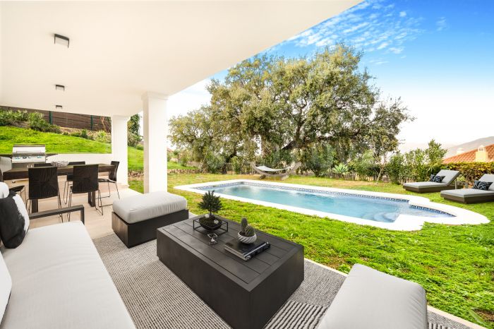 Fantastique villa de trois chambres semi-détachée dans une communauté fermée de Monte Elviria, La Mairena