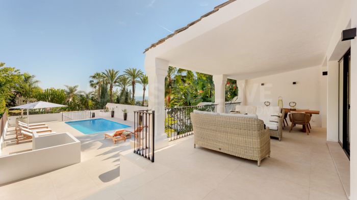 Villa Verano - Stunning recently renovated villa with excellent sea views situated in Sierra Blanca, Marbella