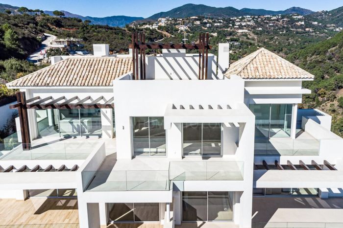 Marbella Club Hills, Benahavis: Sophisticated Residences Surrounded by Nature
