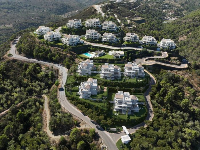 Luxury Residences with Scenic Views For Sale at Marbella Club Hills, Benahavis