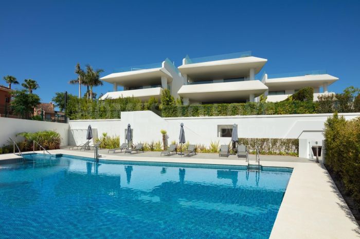 Villa en venta en Nueva Andalucia, Marbella