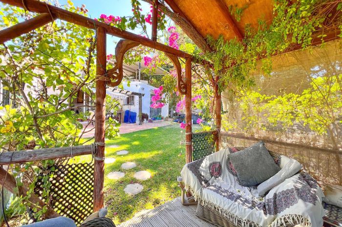 Villa for sale in Estepona