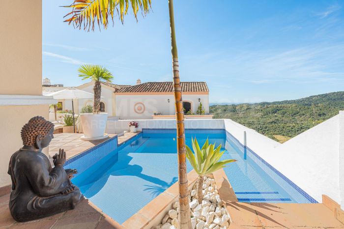 Maison de ville moderne avec piscine privée et vue à vendre à Monte Mayor, Benahavis