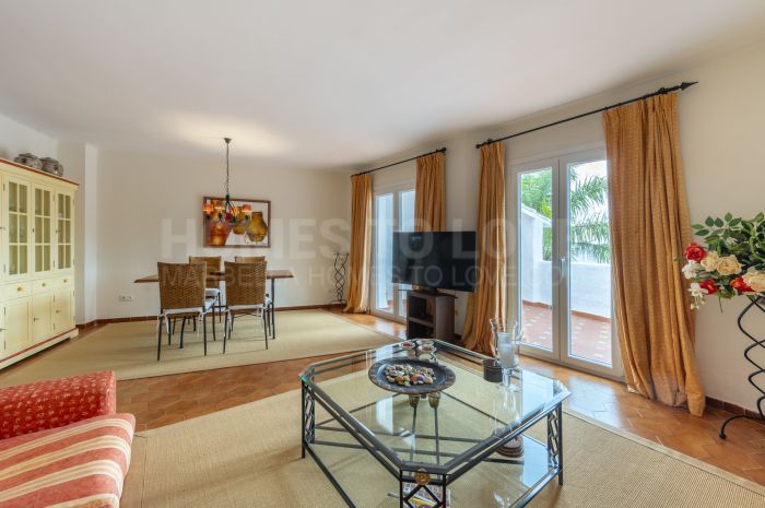 Magnifique appartement d'une chambre avec vue fantastique à vendre à Los Altos de Marbella, Marbella East