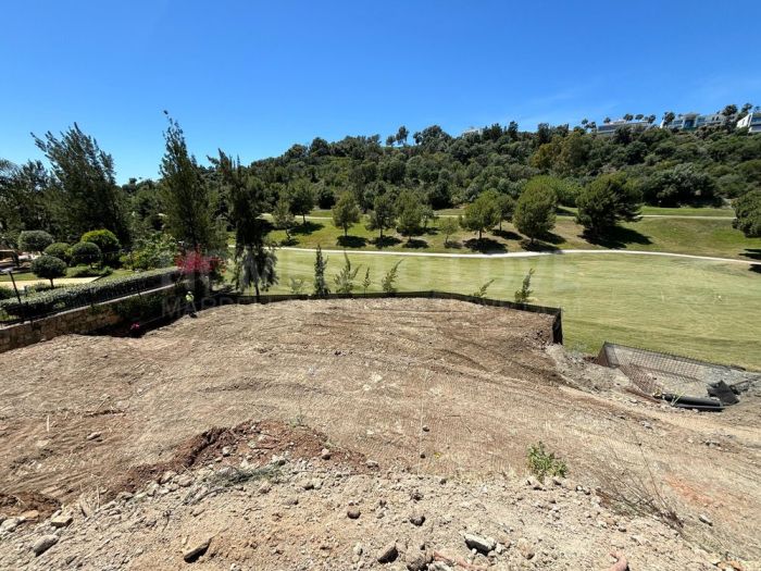 Plot for sale in La Alqueria, Benahavis