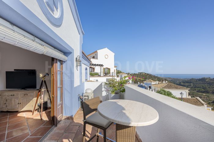 Maison de ville dans une communauté fermée avec une beauté pittoresque à vendre à Monte Mayor, Benahavis