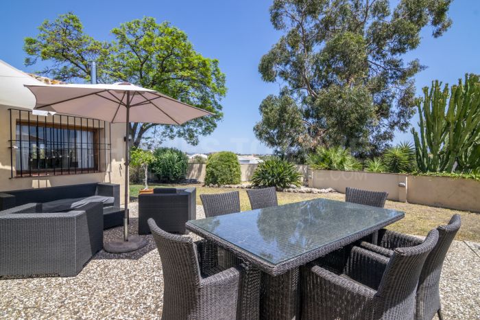 Espaciosa villa de una sola planta cerca de comodidades en venta en Fuente del Espanto, Benahavís