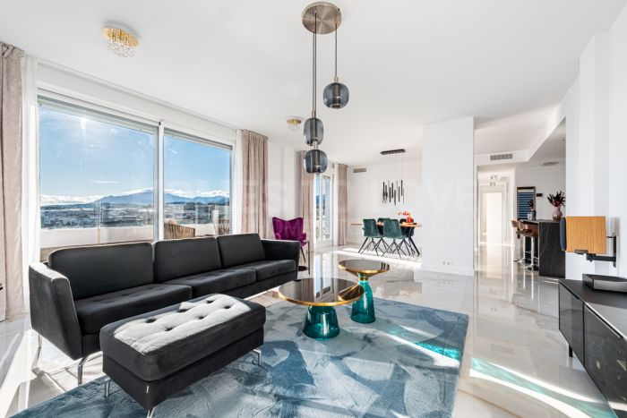 Modern 2-bedroom Penthouse with Sea and Mountain Views in Nueva Andalucia