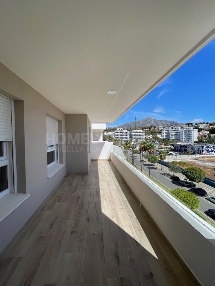 Brand new 4 bedroom Apartment in Nueva Andalucia - La Concha views and Sea Views - Keys ready!