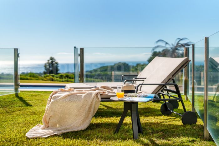 Prime location and fantastic sea views