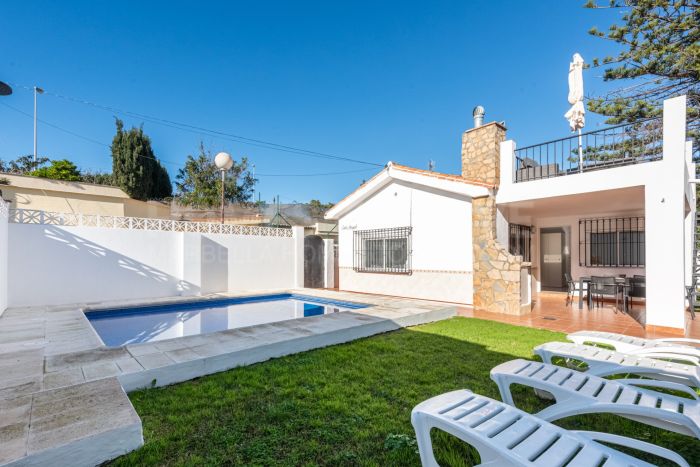 Charming 3-Bedroom Villa in Los Boliches, Fuengirola