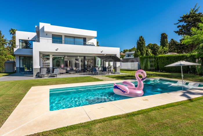 Villa à vendre à Beach Side New Golden Mile, Estepona Est