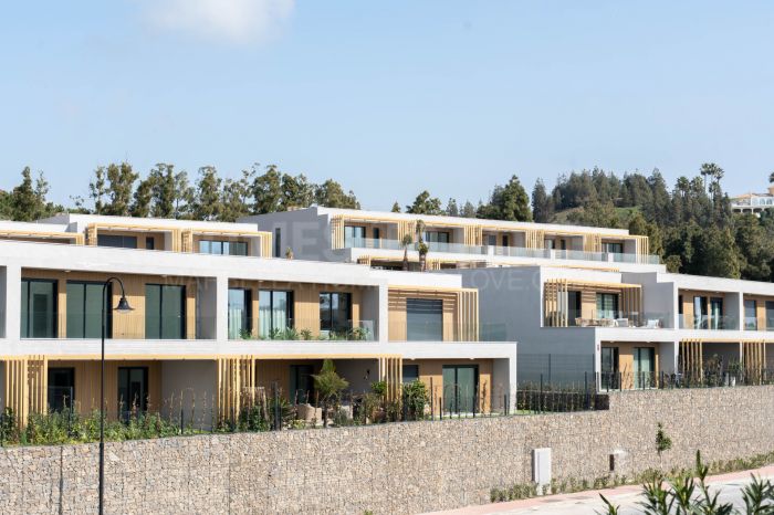 Fantastic brand new 3 bed in Evergreen - with spectacular sea views from living area