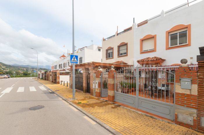 Townhouse in Urb. Bello Horizonte, Estepona