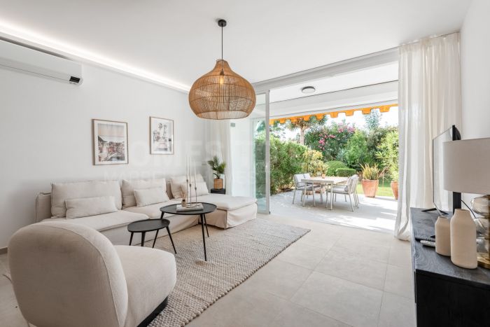 Adosado en venta en Los Algarrobos, Nueva Andalucia