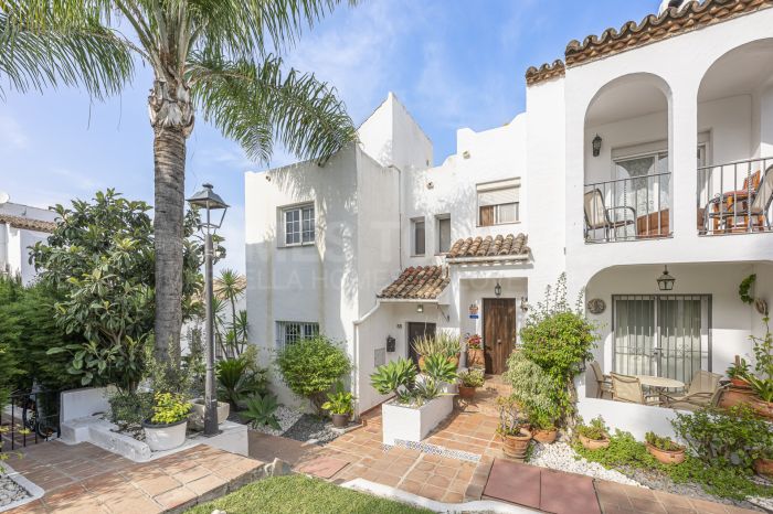 Belle Maison Mitoyenne à Estepona