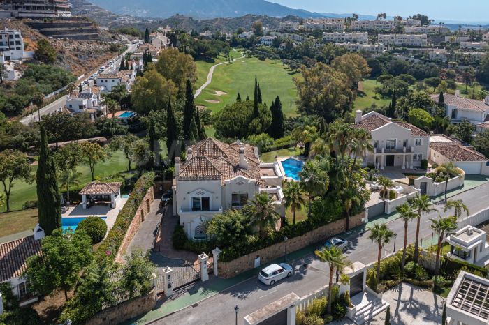 Villa Penati - Andalucian villa with 24h security