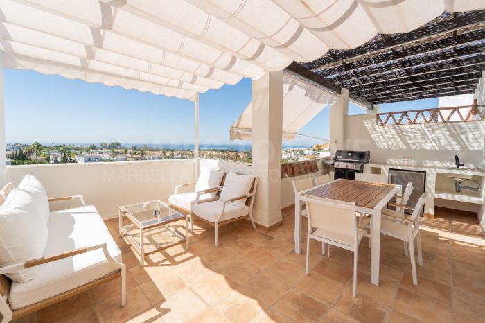 Duplex Penthouse for sale in La Resina Golf, Estepona East