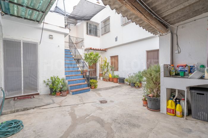 Großes Stadthaus mit 6 Schlafzimmern in der Altstadt von Estepona
