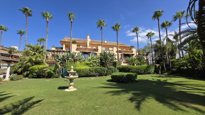 Апартамент на нижнем этаже на продажу в Casa Nova, Пуэрто Банус