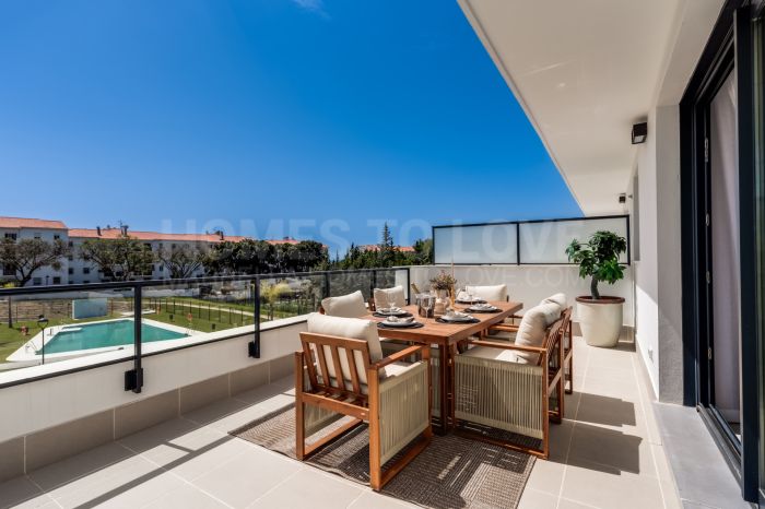 Moderno Apartamento de 2 Dormitorios en Aranya, Selwo – Estepona
