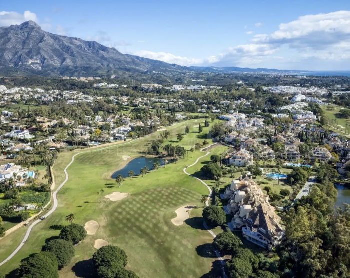 Дуплекс на продажу в Las Brisas Country Club Новая Андалусия