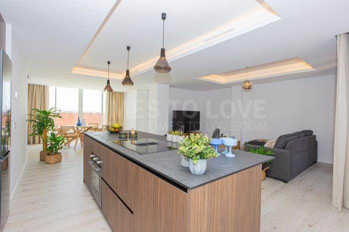 Renoviertes Apartment mit Terrasse und Aussicht, nur wenige Minuten vom Strand in San Pedro.