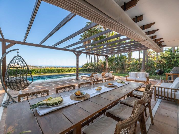 Exclusive villa for rent in Río Real, Marbella, with panoramic sea and valley views