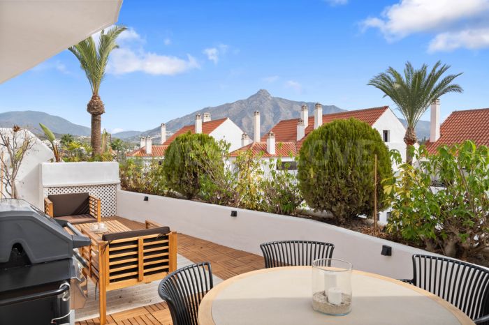 Stunning Renovated 4-Bedroom Apartment in Prime Nueva Andalucía Location