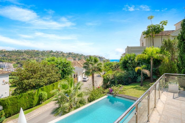 Spacieux cinq chambres, Villa située dans l'exclusif Los Arqueros Golf Resort à Benahavís