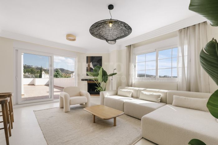 Duplex Penthouse à vendre à Las Lomas de Rio Real, Marbella Est