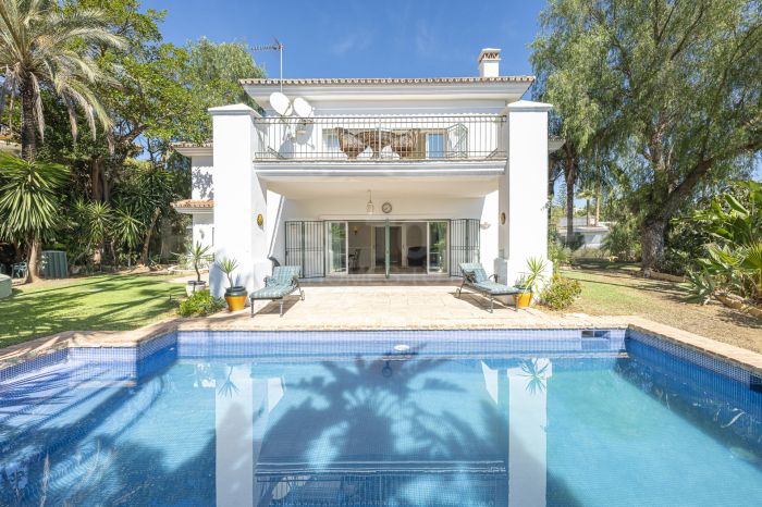 Exclusive Mediterranean-Style Villa with Panoramic Sea Views – El Rosario, Marbella