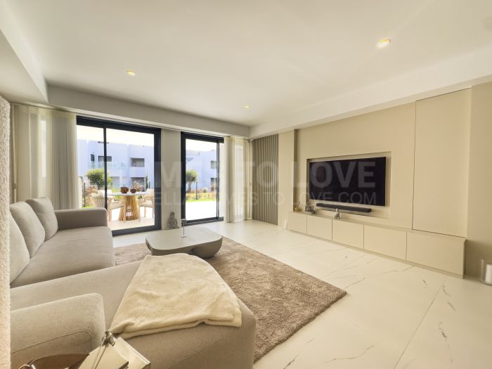Modern apartment with terrace and sea views