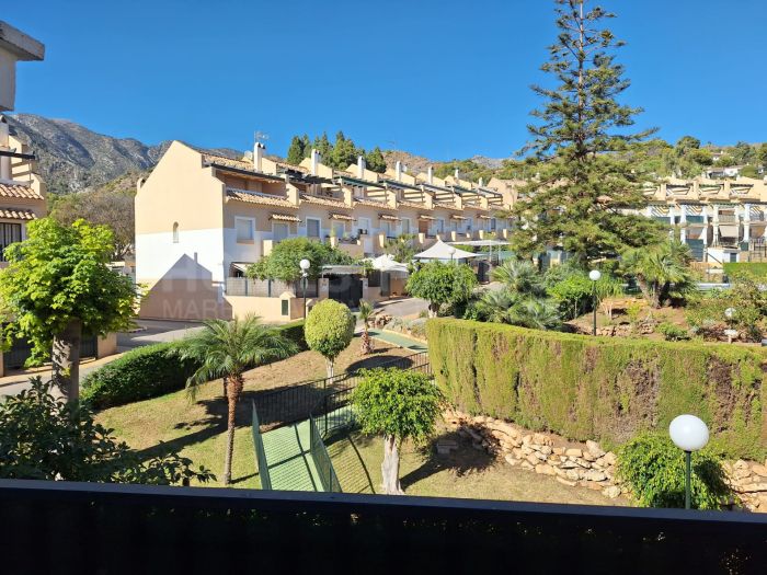 Magnificent townhouse within the prestigious Sierramar III