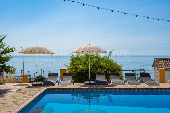 Magnificent Andalusian Villa with Scandinavian Touch and Sea Views in Estepona West