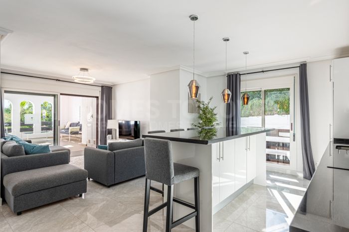 Апартамент на продажу в La Maestranza, Новая Андалусия