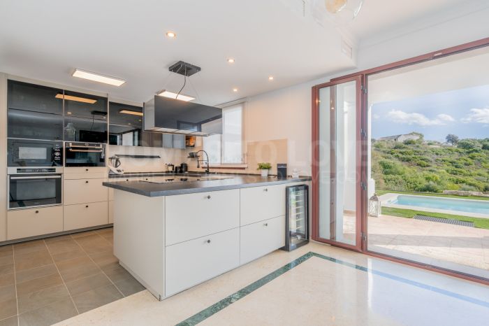 Таунхаус с 3 спальнями и частным бассейном — ваш тихий уголок между Финка Кортесин и До́нья Хулия