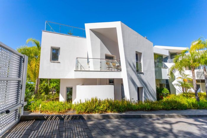 Villa independiente con piscina privada y vistas al mar, colinas de Meisho, Sierra Blanca