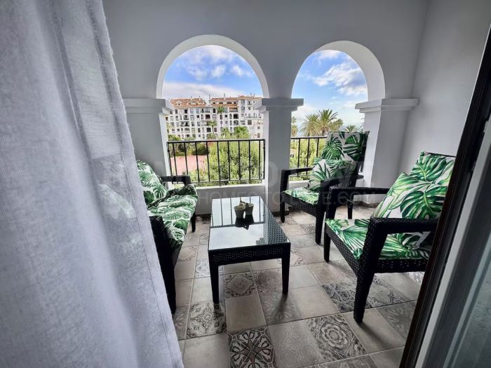 Апартамент на продажу в Puerto La Duquesa, Манильва