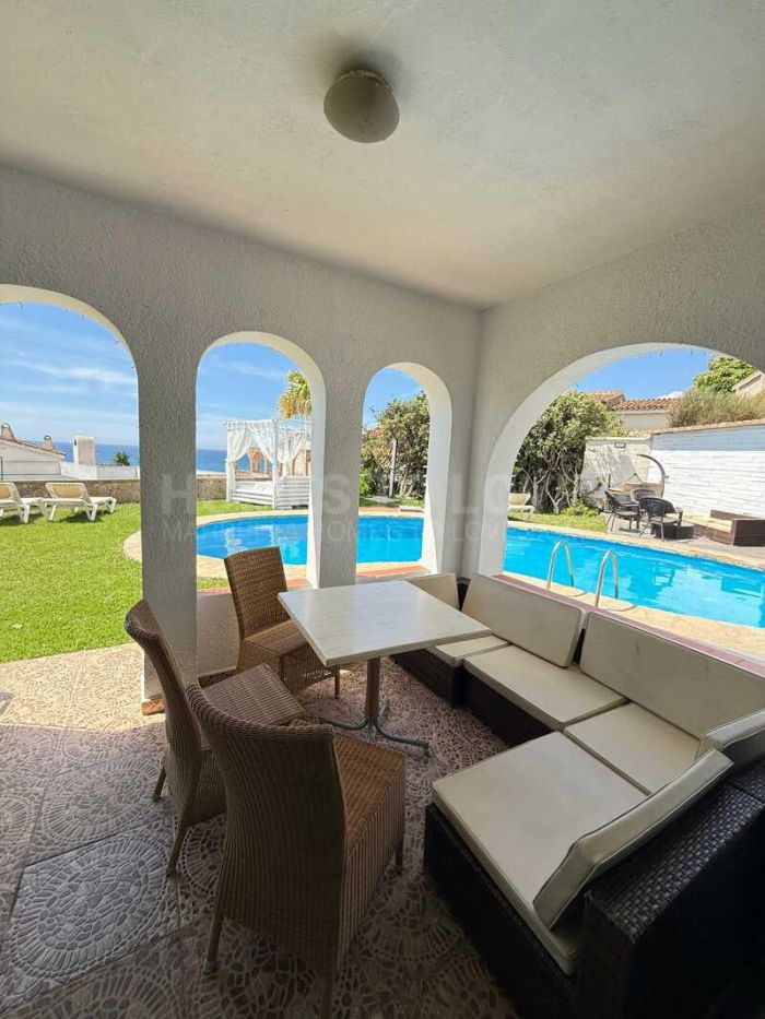 Villa for sale in Benalmadena