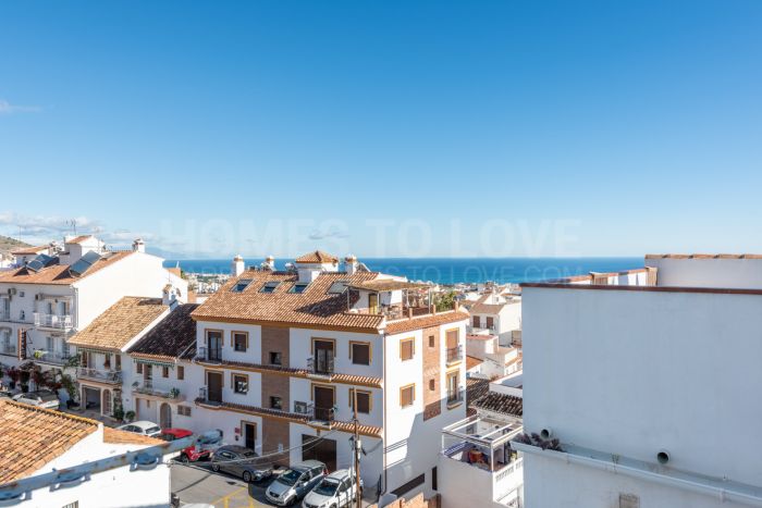 Renovierte 2-Zimmer-Wohnung mit Meerblick und touristischer Lizenz in einem charmanten Dorf in Benalmádena