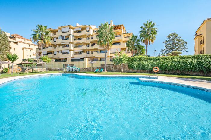 Immaculate Ground Floor Apartment with Expansive Terrace in Las Joyas, Estepona East