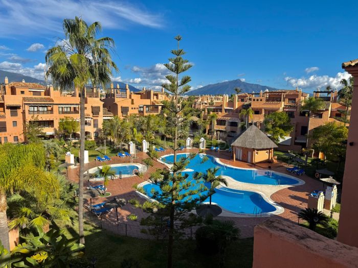 Exclusive Duplex Penthouse in Hacienda del Sol, New Golden Mile