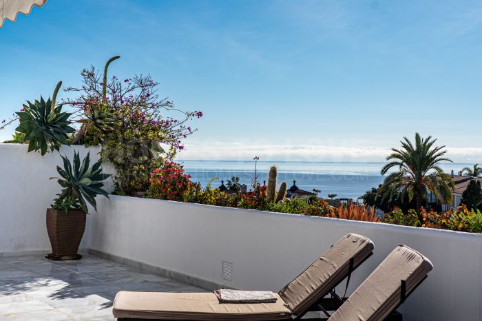 Magnífico apartamento con vistas panorámicas al mar en Guadalmina Baja, Marbella