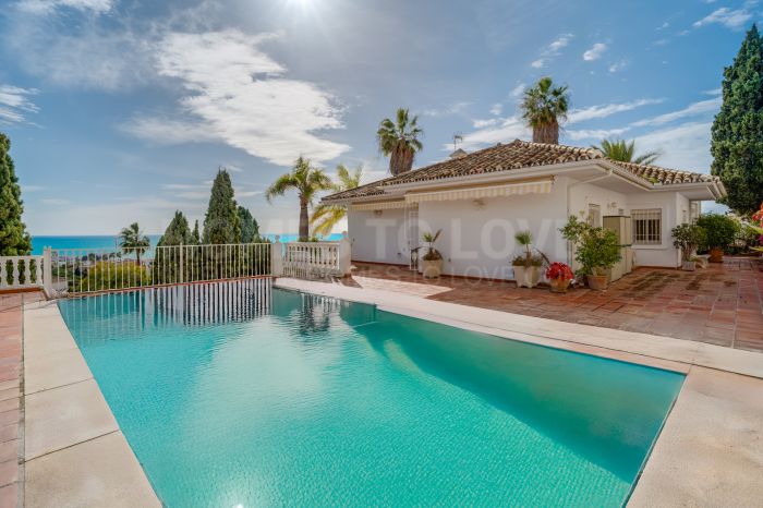 Excellente opportunité de réforme - belle face au sud, villa de trois chambres située à Riviera del Sol, Mijas Costa