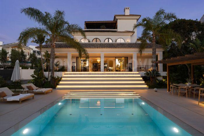 Villa en venta en Los Naranjos, Marbella