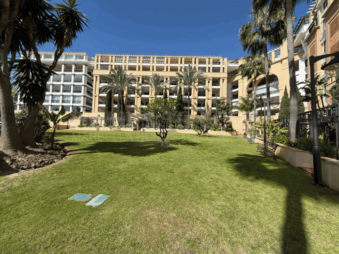 Апартамент на продажу в Сан Педро де Алькантара