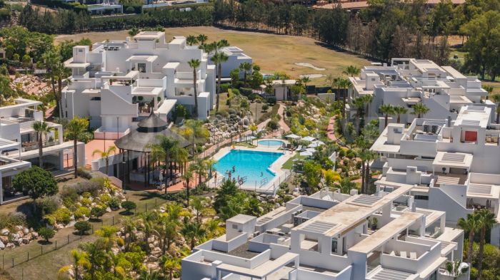 Luxury 2-Bedroom Penthouse with Panoramic Sea & Golf Views – Atalaya Hills